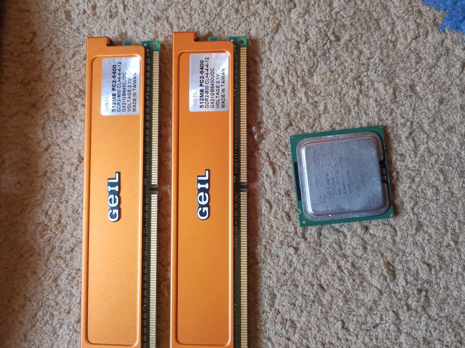 Placă Video Asus +Ram 2x 512 +Procesor Intel Pentium 4