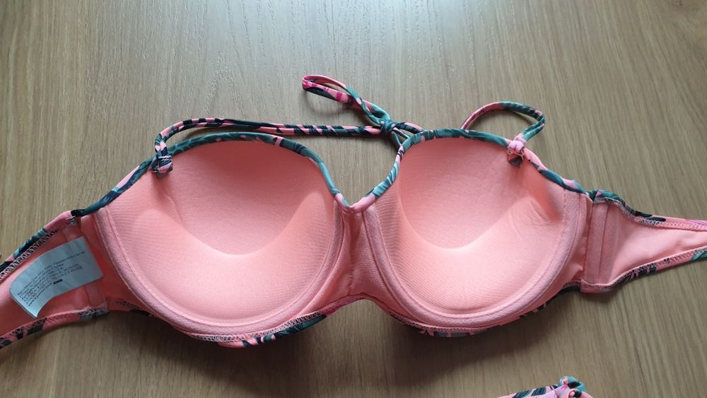 3 costume de baie noi si sutien