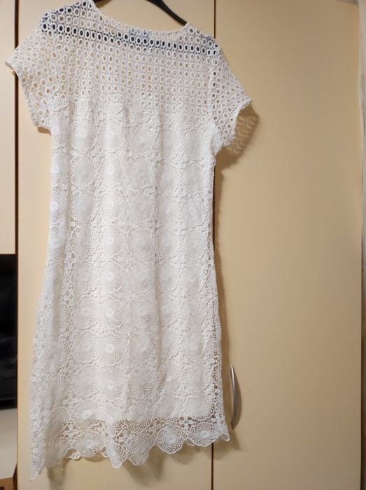 Бяла рокля размер 42