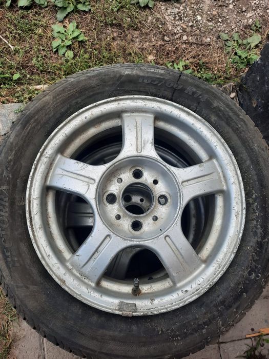 Продам 2 колеса в сборе