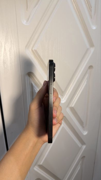 Iphone 15 pro max почти как новый