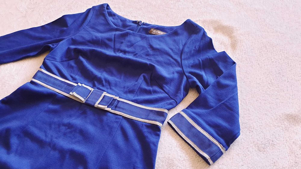 rochie mini albastra, mulata pe corp, marime S, noua, FEVER