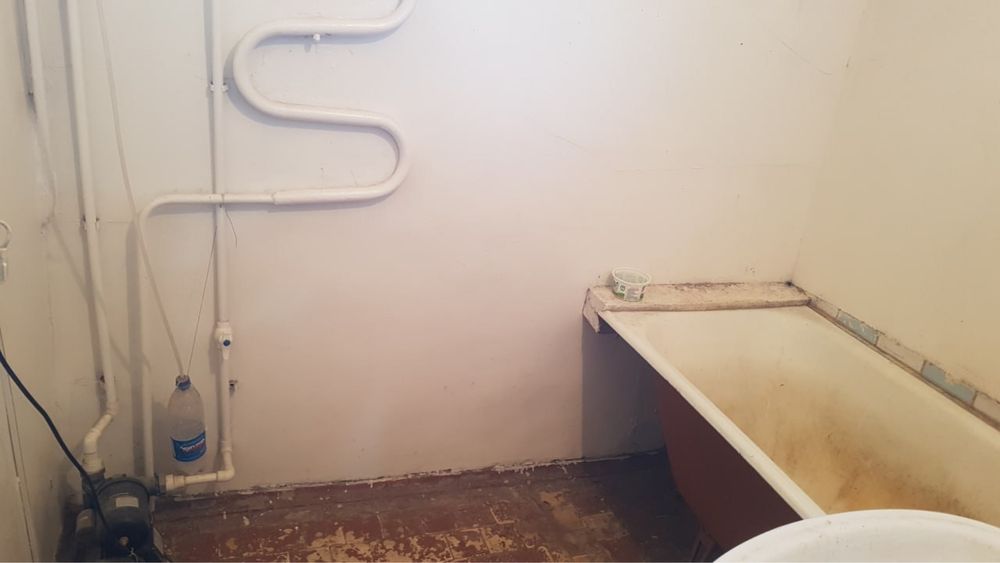 Sotiladi dom 4 mikrarayon3 xona4 qavat Narxi 380mln hokimyad ro’parasi