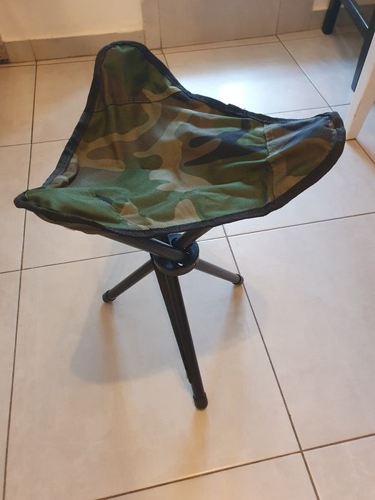 Scaun pliabil cu 3 picioare