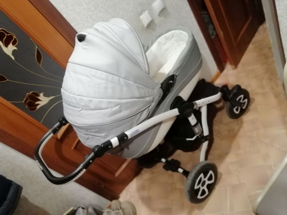 Продам Каляску Adamex Mobi Air. До 6 месяца