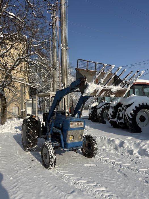 Se vinde Ford 3000 (ih,fiat)
