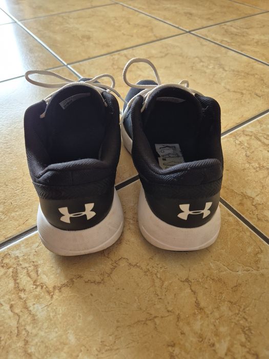 Adidasi Under Armour 37.5