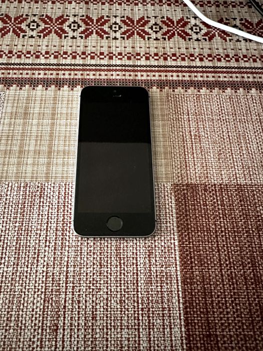Iphone SE 32GB 15.8.6