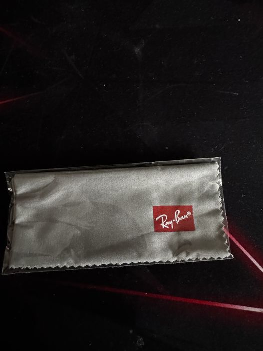 Продавам очила на марката Ray Ban