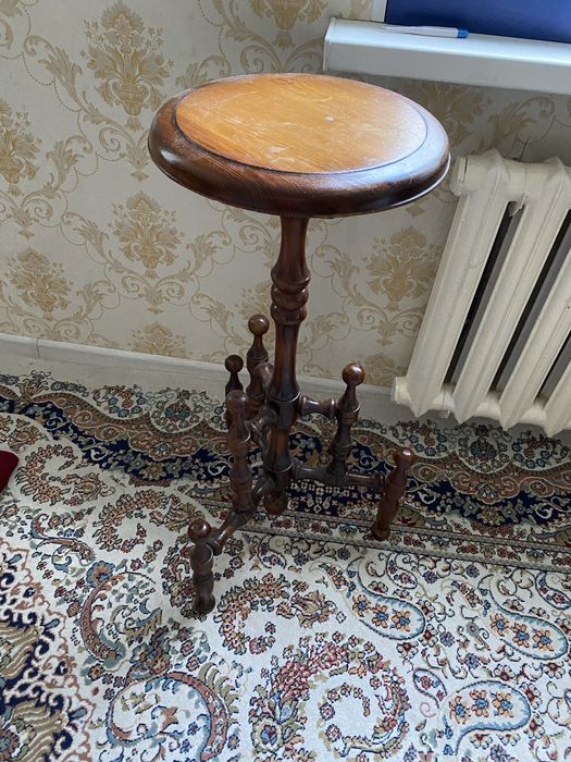 Подставка для цветов ( дерево)