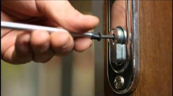 Eshik ochish xizmati zarar yetqazmagan xolda Toshkent shaxri boylab 20