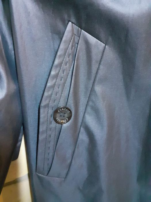 Продам женский классический плащ