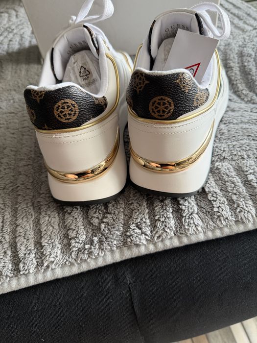 Guess дамски спортни обувки 38н