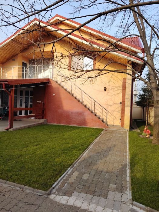 Închiriez apartament cu doua camere la casa  1 Mai  spitalull nr 1