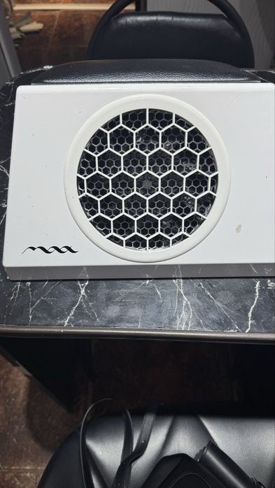 Пылесос срочно продам