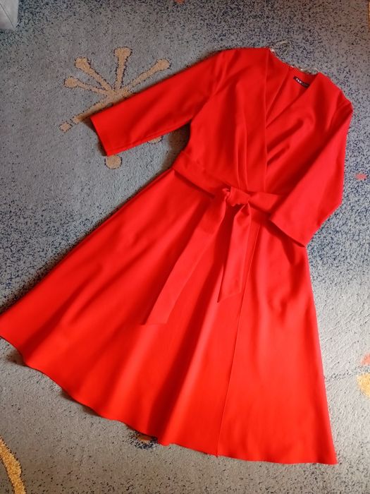 Платье вечернее красного цвета