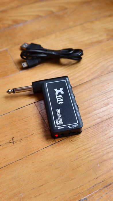 XVive GA-3 Classic Rock — мини слушалков усилвател за електрическа китара