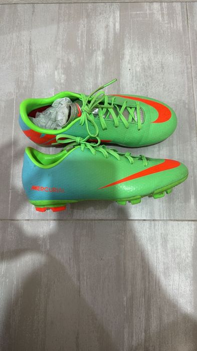 Футболни обувки.
