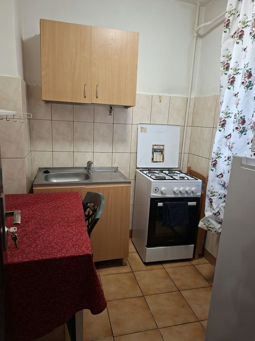 Garsoniera de închiriat zona Lapus