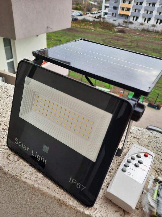 Lampa led cu i carcase solara și telecomanda Putere 100W
