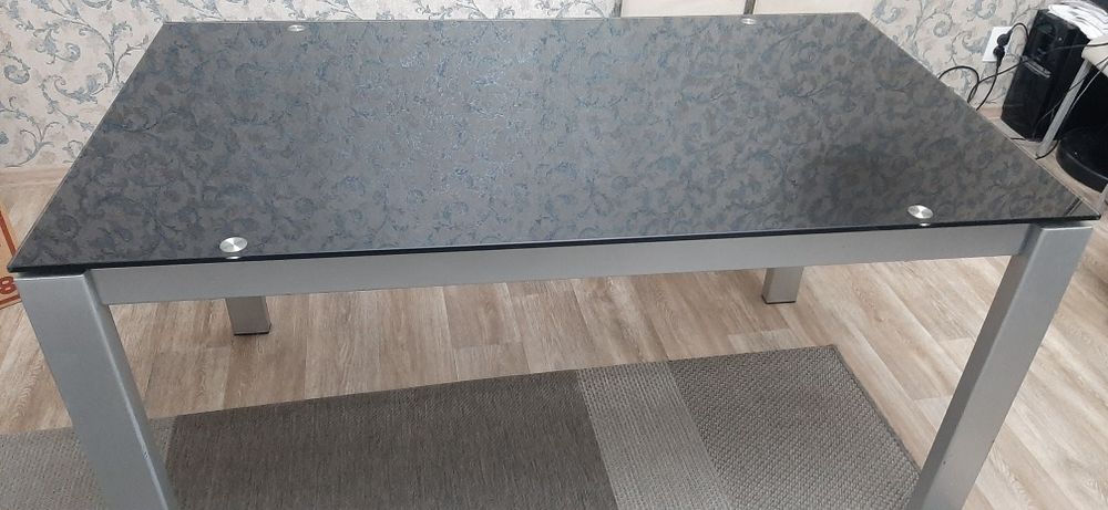 Стол раскладной, стеклянный