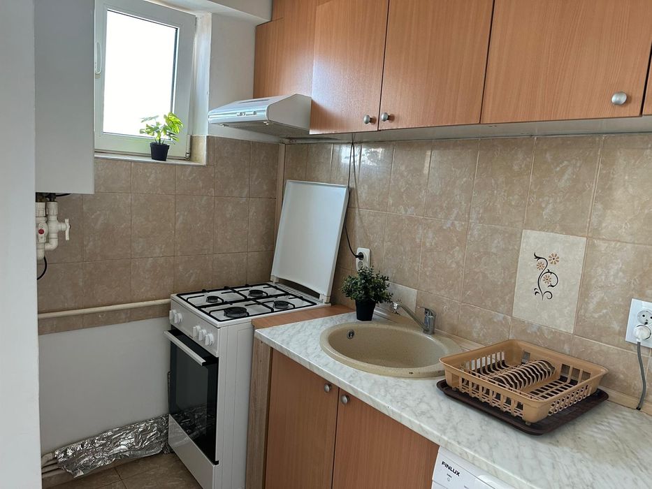 Închiriez garsonieră confort I