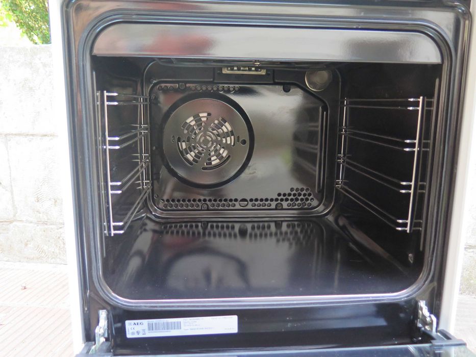 AEG - 47095VD-WN- печка ,Клас A, 50 см,