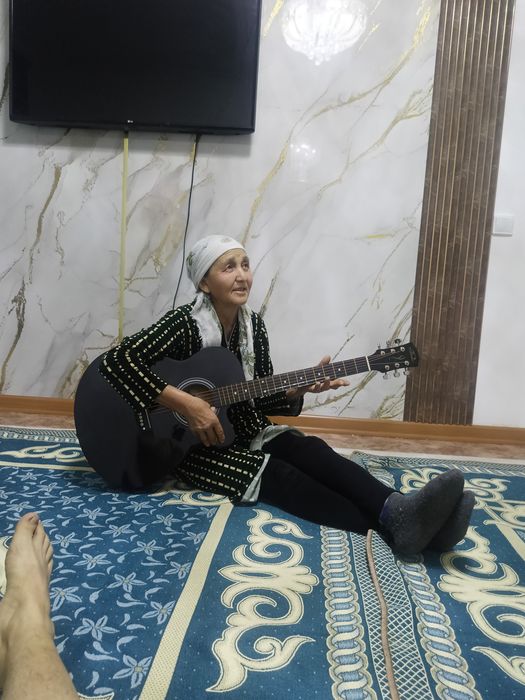 Продам Гитара новый