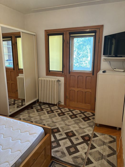 Proprietar inchiriez apartament 3 camere 2 bai 2 locuri de parcare Nicolina 1