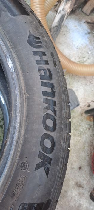 Vand doua cauciucuri Hankook 235/50 r18