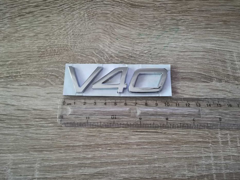 Волво Volvo V40 сребриста емблема лого