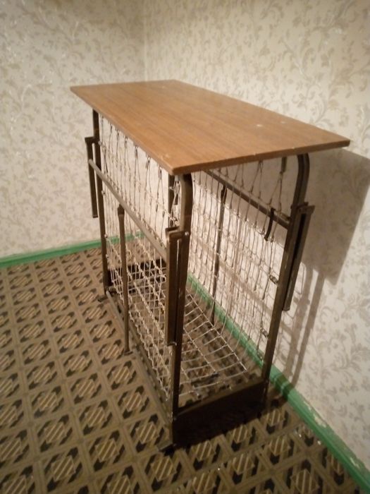 Продам срочно железную кровать полуторка 1.5 раскладная.