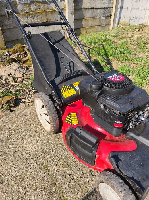 Mașini de tuns iarbă funcționale și ptr piese