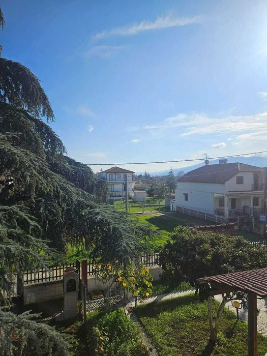 Двуетажна къща с гледка в Аспровалта!