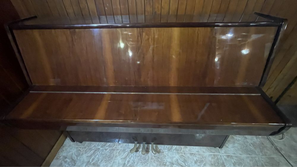 Пиано Accord, употребявано. Цена- 450 лева.