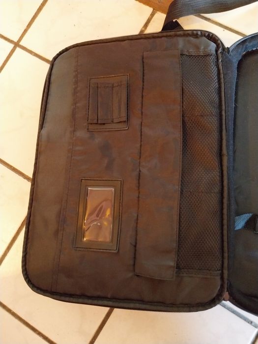 Чанта за лаптоп.