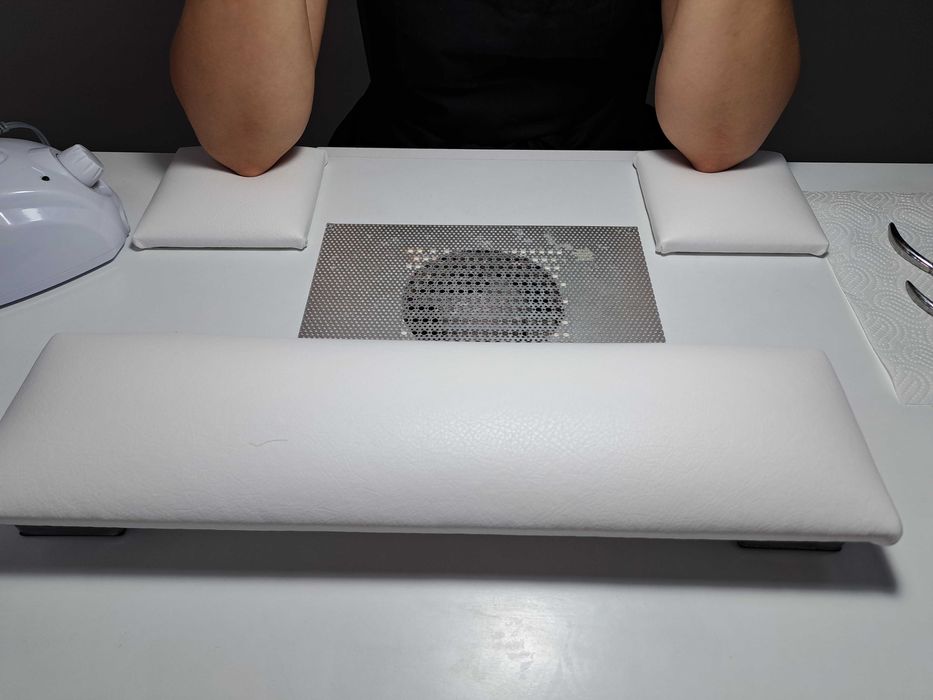 Поставка за ръце за маникюр