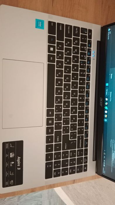 Продам ноутбук acer.