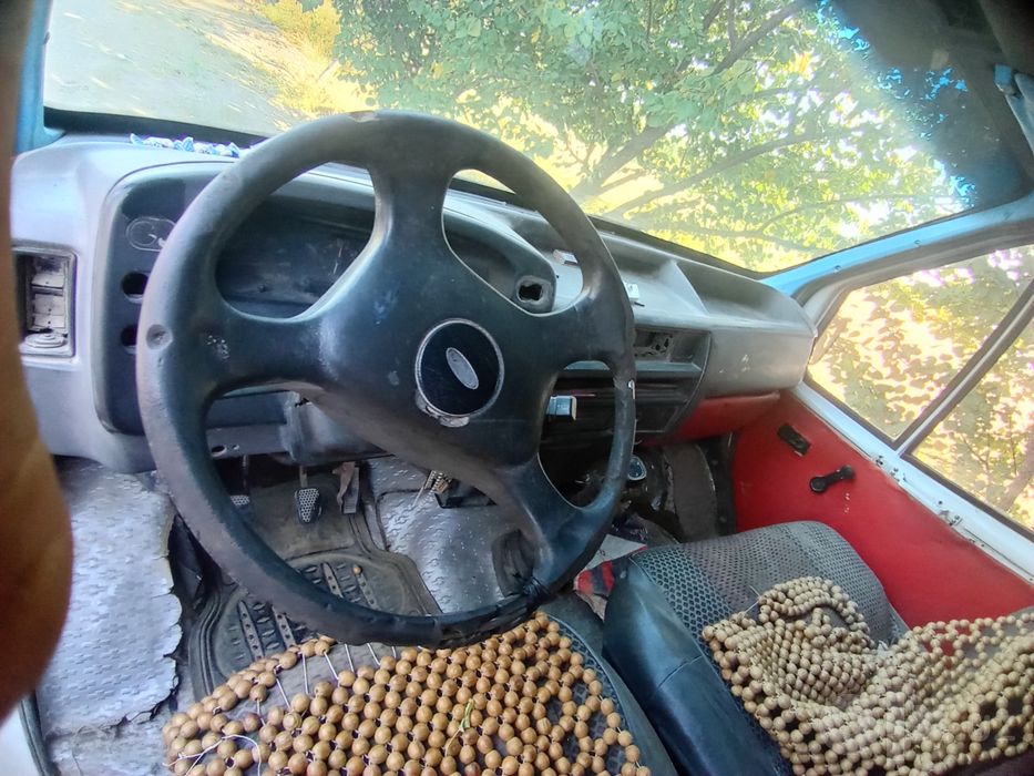 Ford tranzit sotiladi