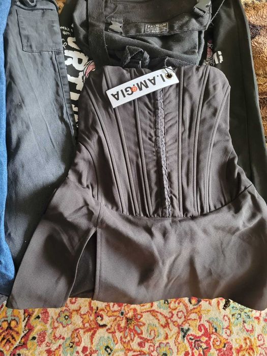 Одежда для девочки 13-17 лет отдам бесплатно