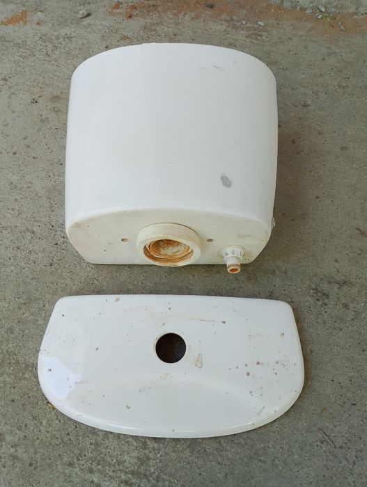 Бочок унитаза продаю