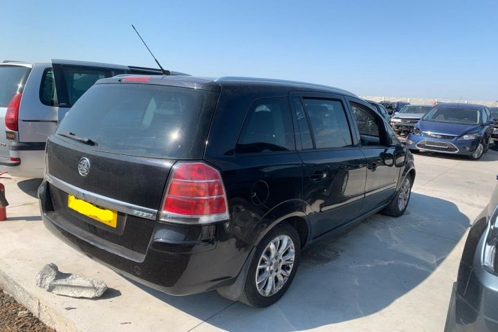 Pompa ambreiaj 90581565 90581565 Opel Zafira Family (facelift)