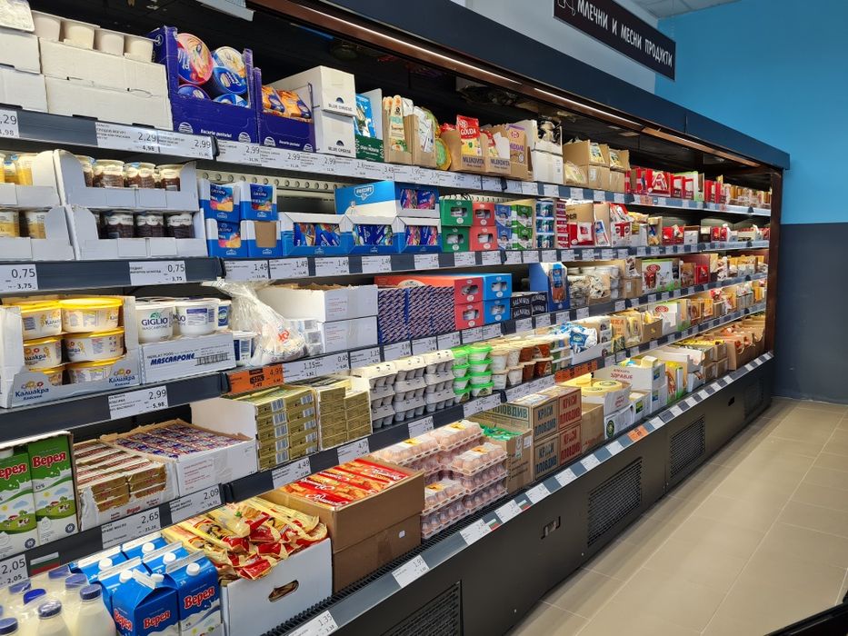 Крайстенна хладилна витрина с вграден хладилен агрегат