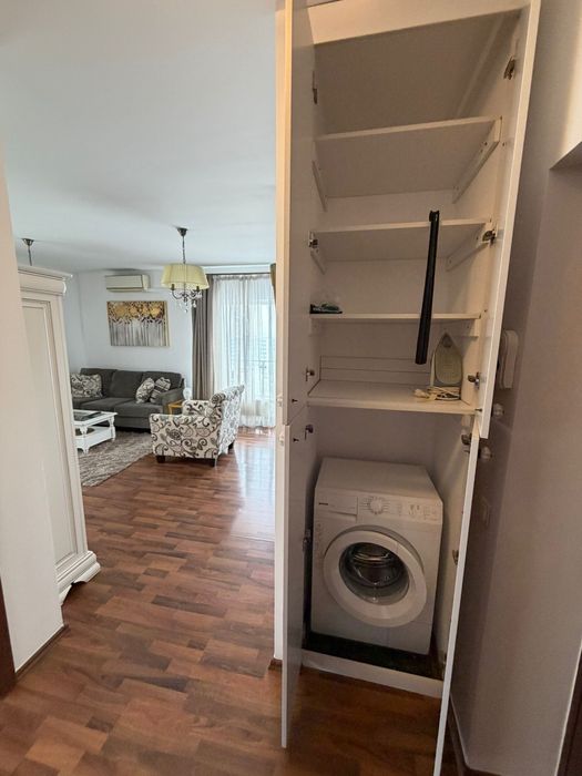 Se închiriază apartament 2 camere mobilat, cu 2 locuri parcare demisol