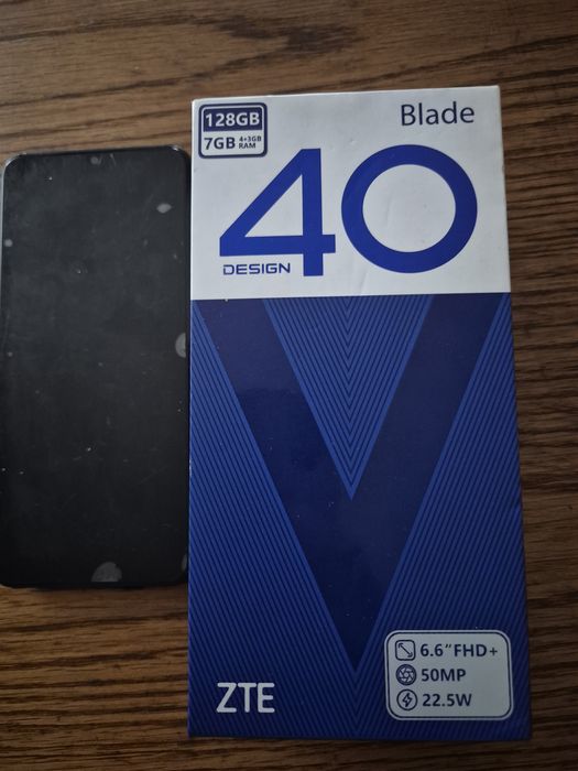 Caut zte blade v40 defect