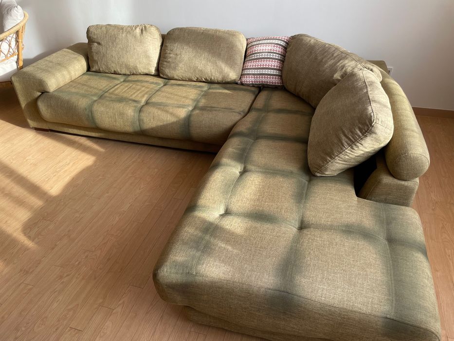 Угловой диван б/у четырехместный