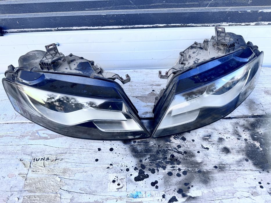 Far dreapta  bi xenon europa Audi A4 B8 volan stanga 8k0941004