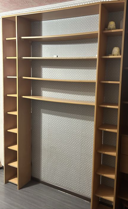 Продам стеллаж для книг