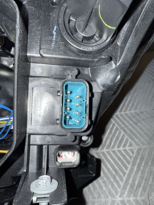 Far nou dreapta bmw e60 nonfacelift bixenon