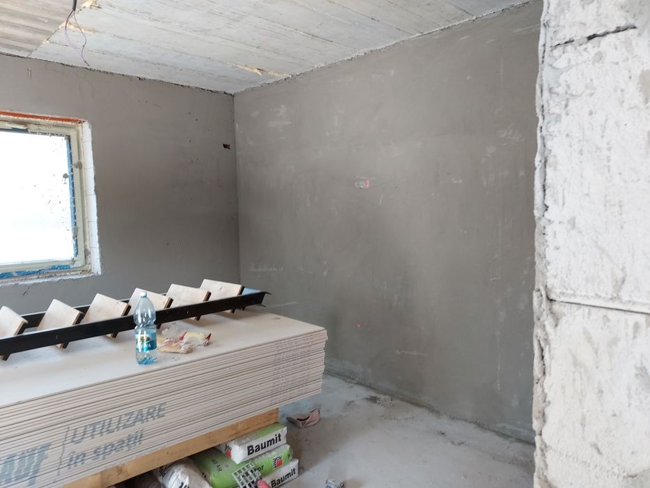 Tencuiala mecanizata.